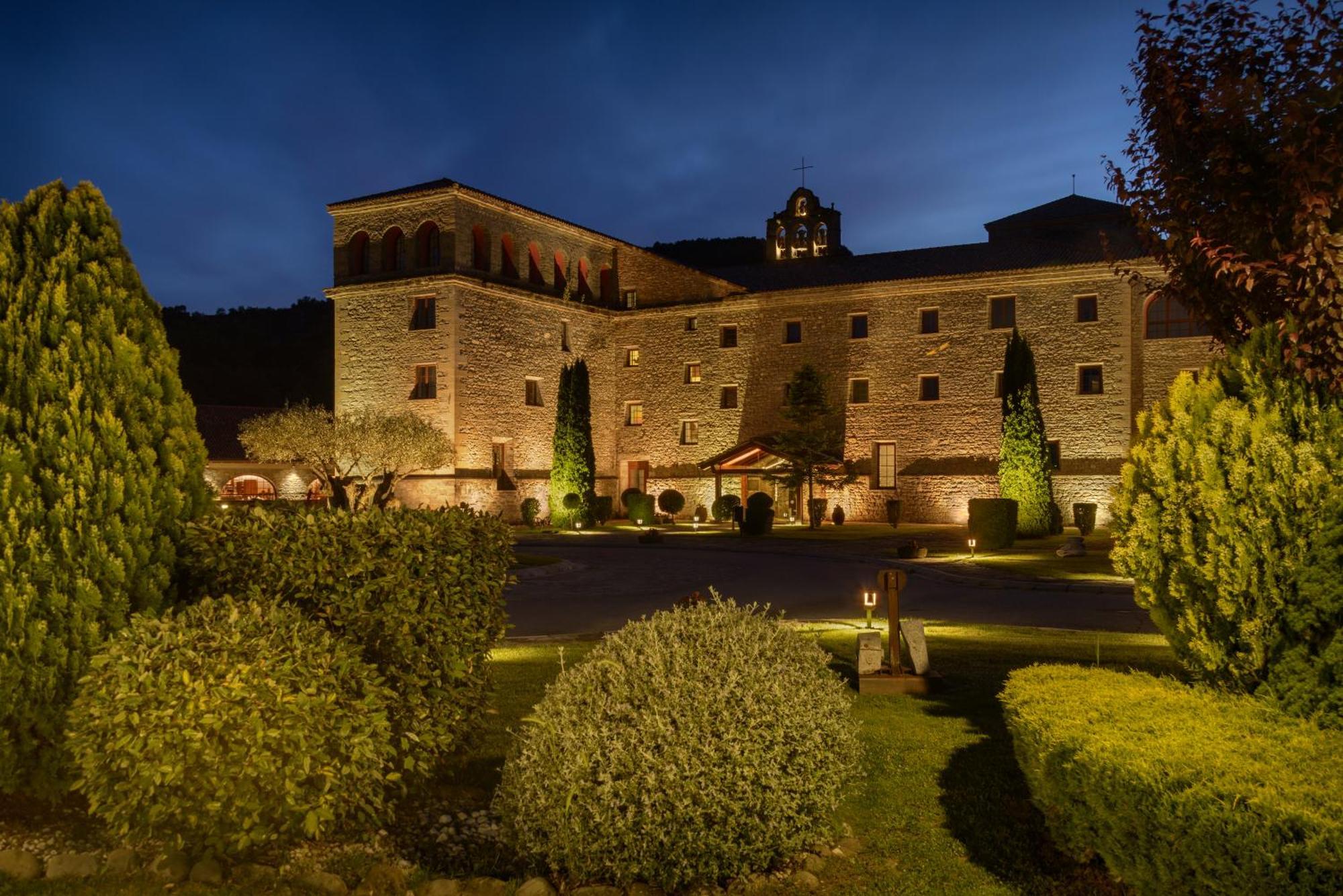 Hotel & Spa Monasterio De Boltaña Dış mekan fotoğraf The monastery at night