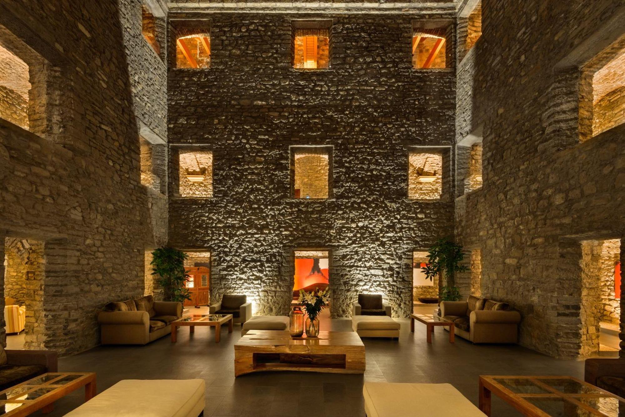 Hotel & Spa Monasterio De Boltaña Dış mekan fotoğraf The lobby of the hotel