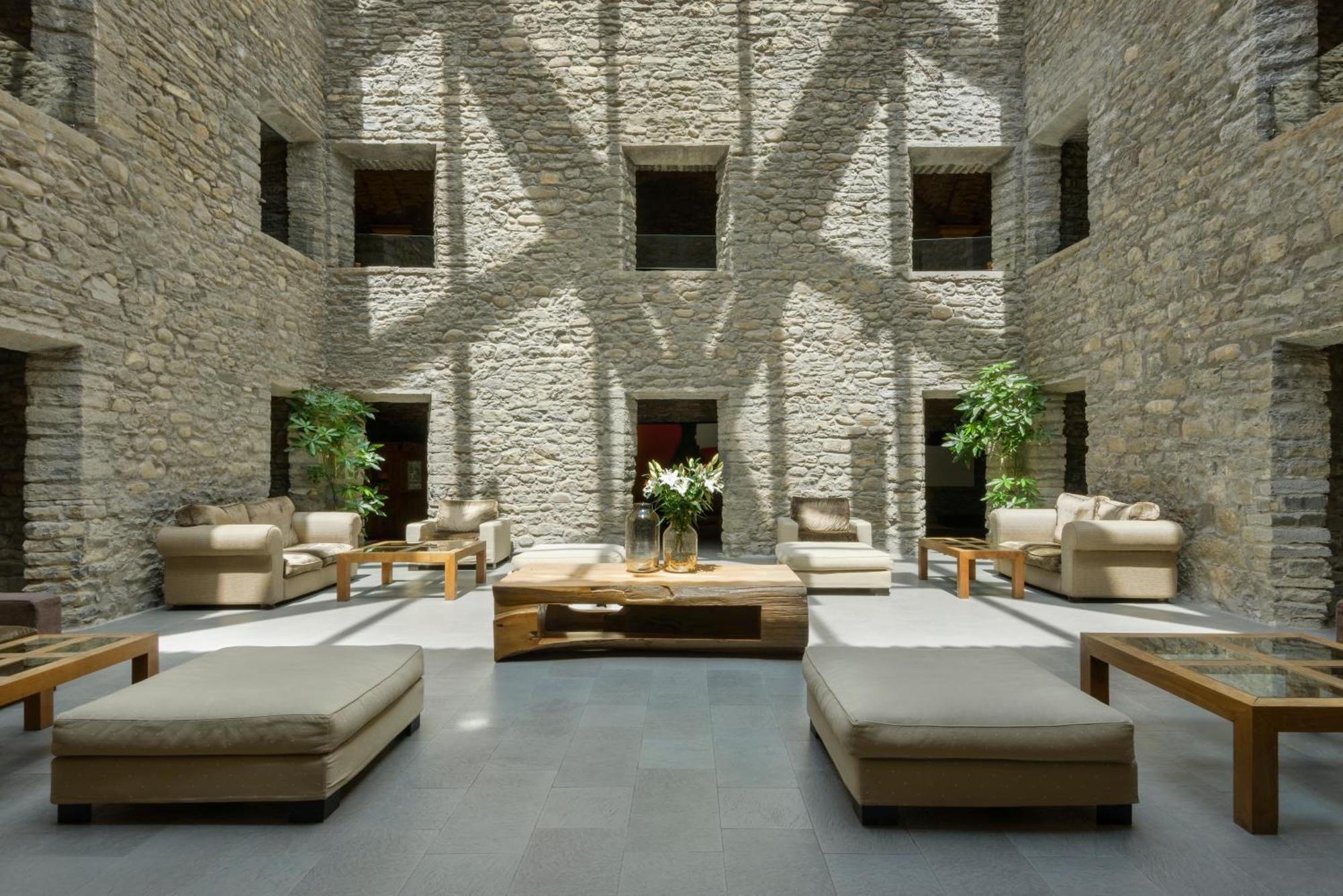 Hotel & Spa Monasterio De Boltaña Dış mekan fotoğraf Interior of the hotel
